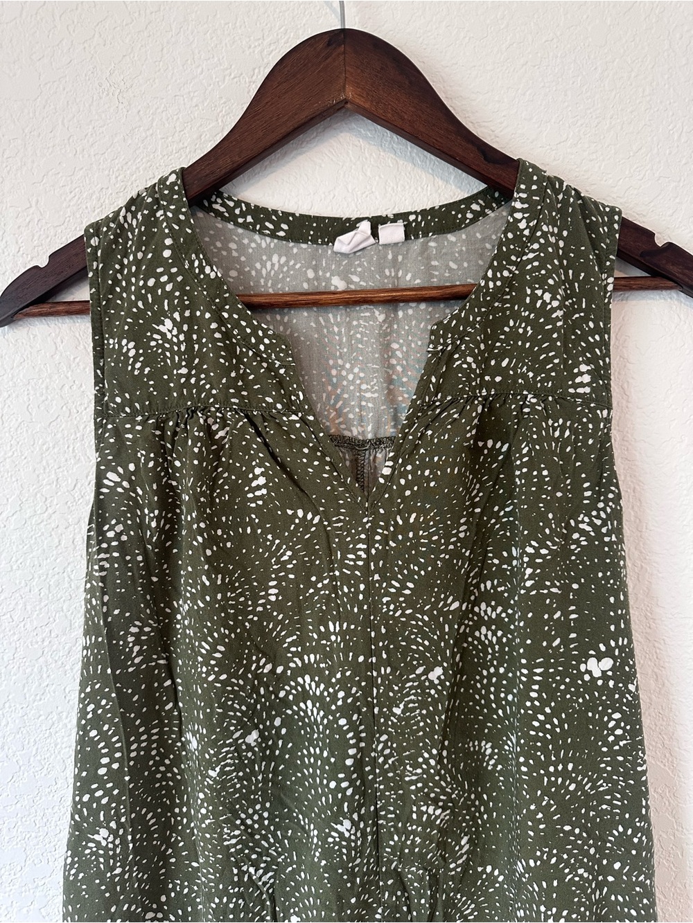 GAP Olive Green Sleeveless Midi Dress with White Abstract Print - Picture 3 of 8